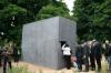homosexuellen-mahnmal-in-berlin-2-300x199.jpg
